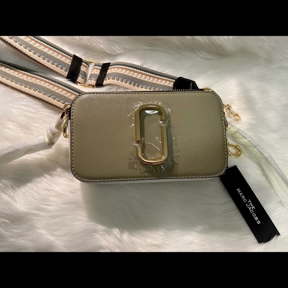 The Colorblock Snapshot - Picture 4 of 13